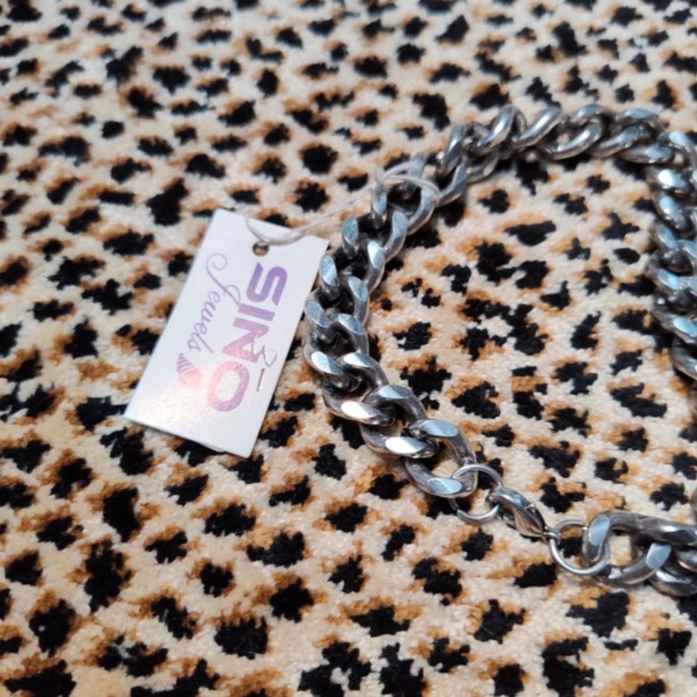 Bracelet silver tone